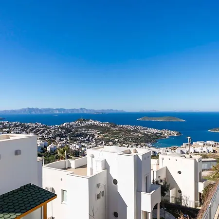 Invigorating Villa With Impressive Sea View In Yalikavak, Bodrum Appartamento